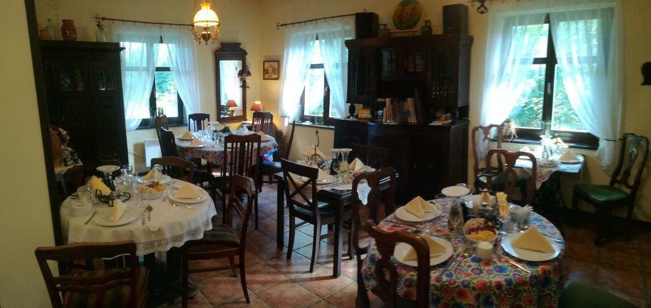 Stylowy Zajazd Pod Czarnym Kogutem Czarna  Dış mekan fotoğraf