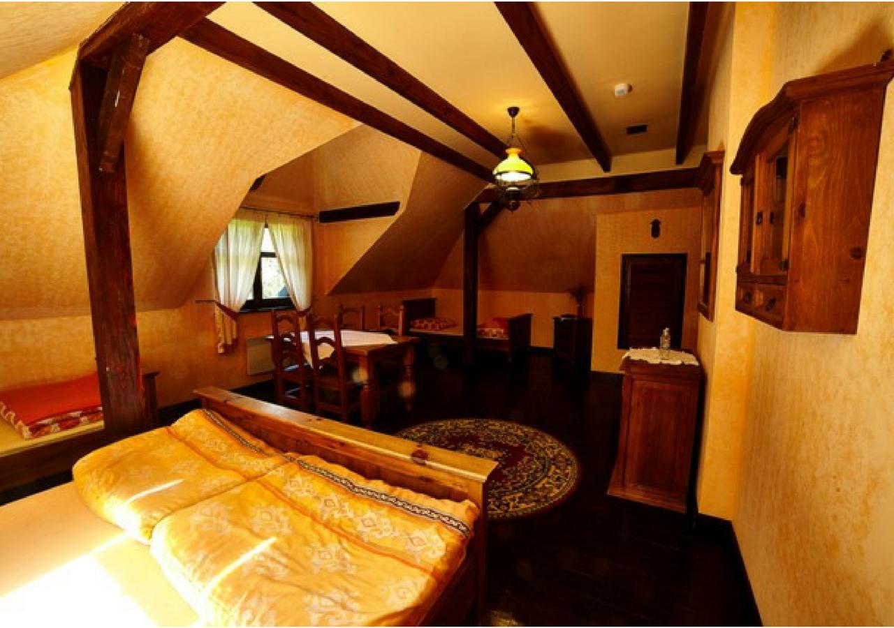 Stylowy Zajazd Pod Czarnym Kogutem Czarna  Dış mekan fotoğraf